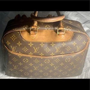 Authentic Louis Vuitton Deauville